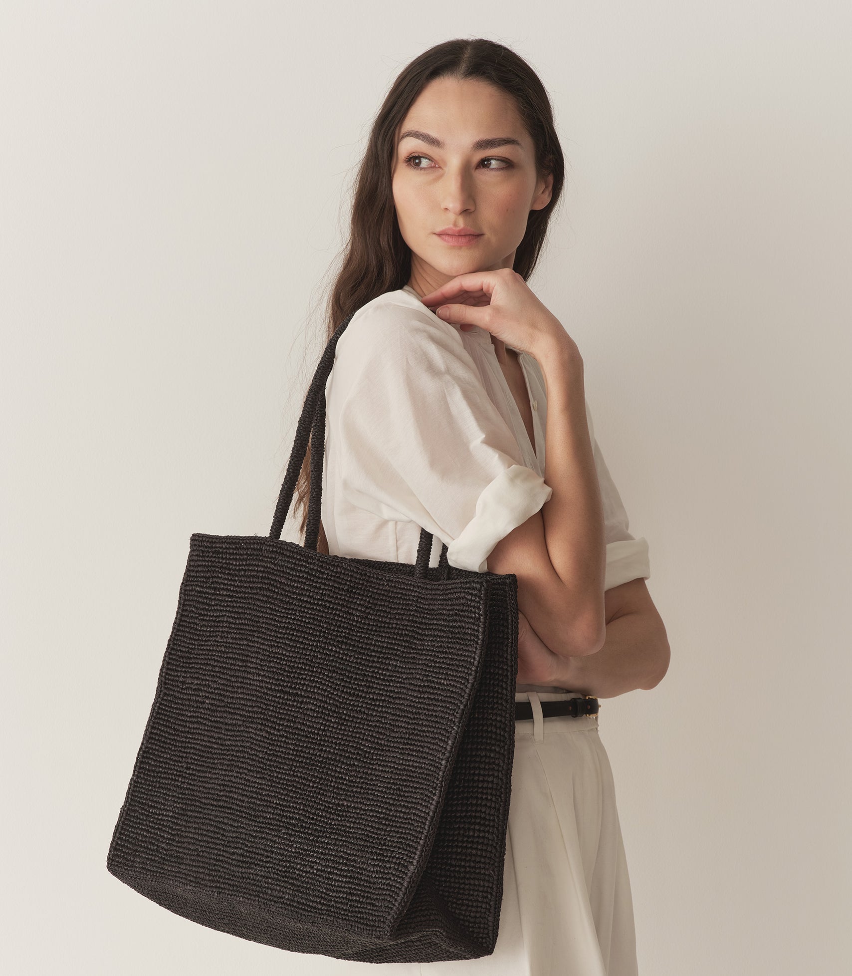 GRANDE MATHILDE BAG -- BLACK RAFFIA